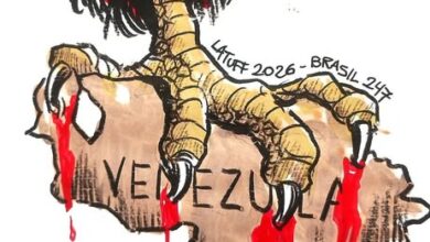 a imagen que ilustra pertenece a Latuff, ilustrador brasileño. "Caricaturista y, a veces, alborotador. Soy un cronista visual de la barbarie, se define en su página de Face.