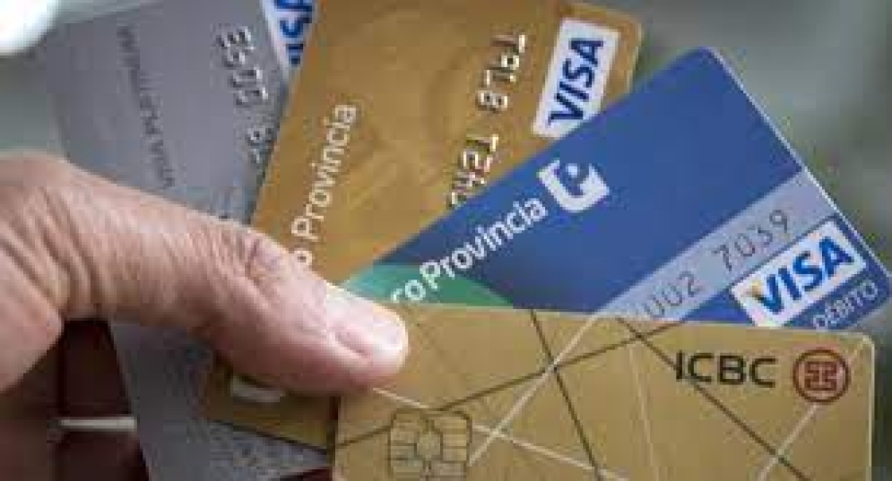 Economía incrementa los límites de compra en cuotas con tarjetas de crédito