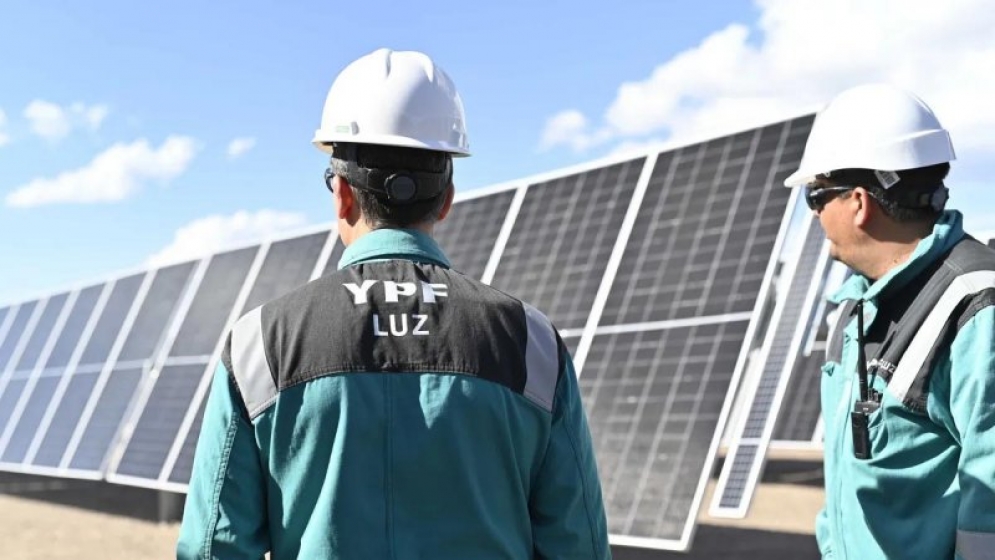 YPF comienza a levantar un nuevo parque solar en Mendoza