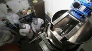Estudiantes de la Escuela Técnica &quot;Bernardino Rivadavia&quot; realizan su primera producción industrial de mermelada