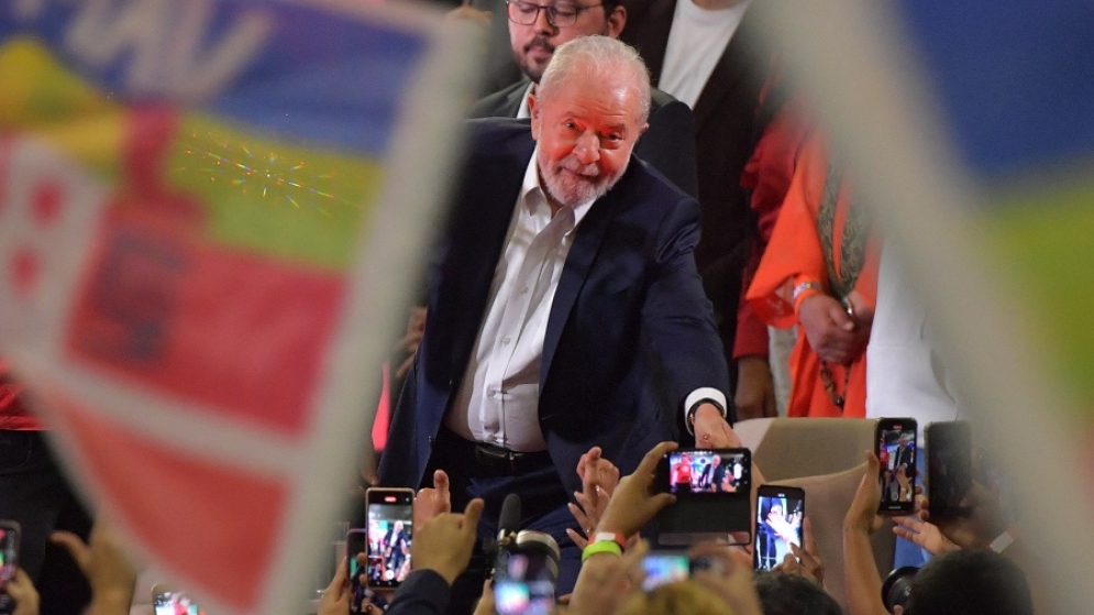 Lula lanzó su candidatura y convocó a &quot;restaurar la soberanía&quot; de Brasil